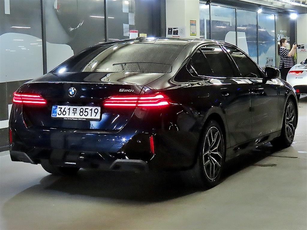 BMW 5시리즈 5시리즈 (G60) 520i M 스포츠 이미지 4