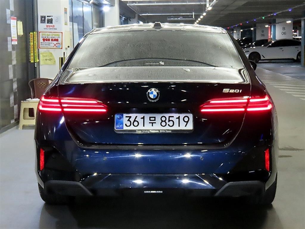 BMW 5시리즈 5시리즈 (G60) 520i M 스포츠 이미지 5