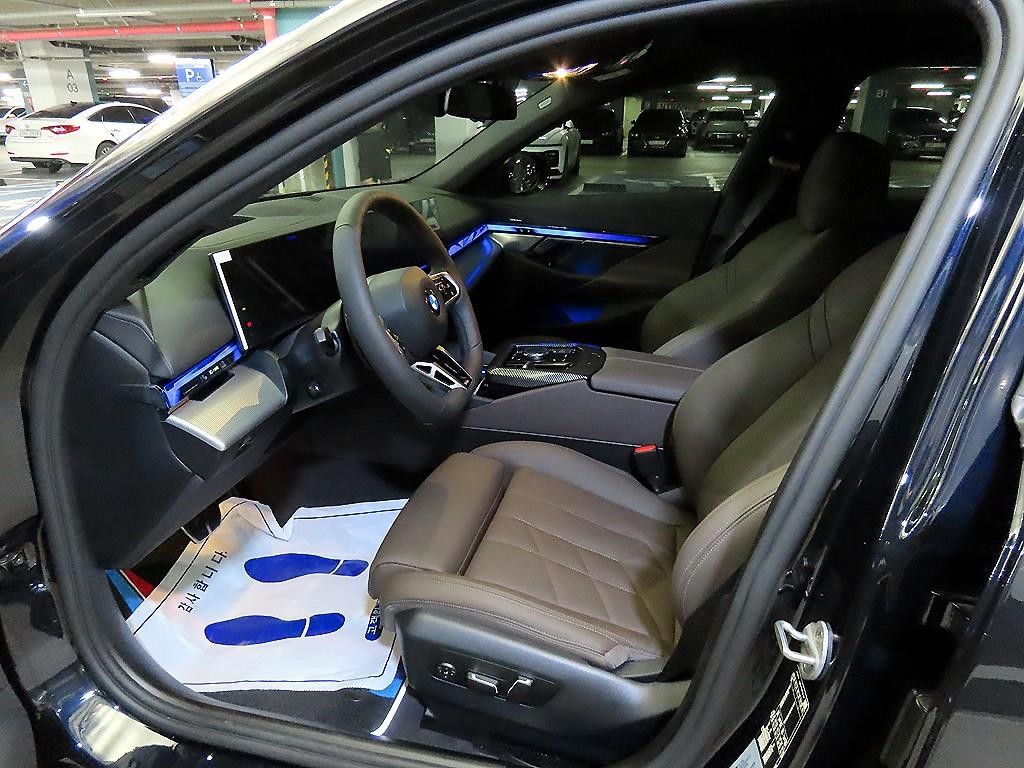 BMW 5시리즈 5시리즈 (G60) 520i M 스포츠 이미지 6