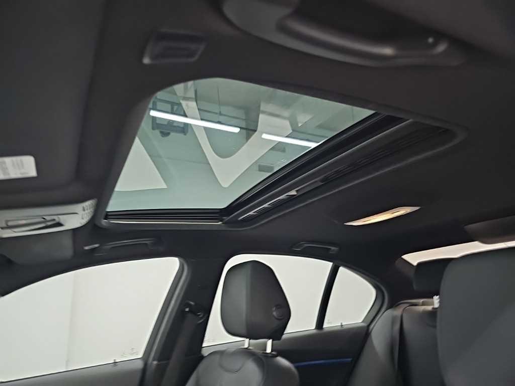 BMW 3시리즈 3시리즈 (F30) 330e i퍼포먼스 M 스포츠 이미지 14