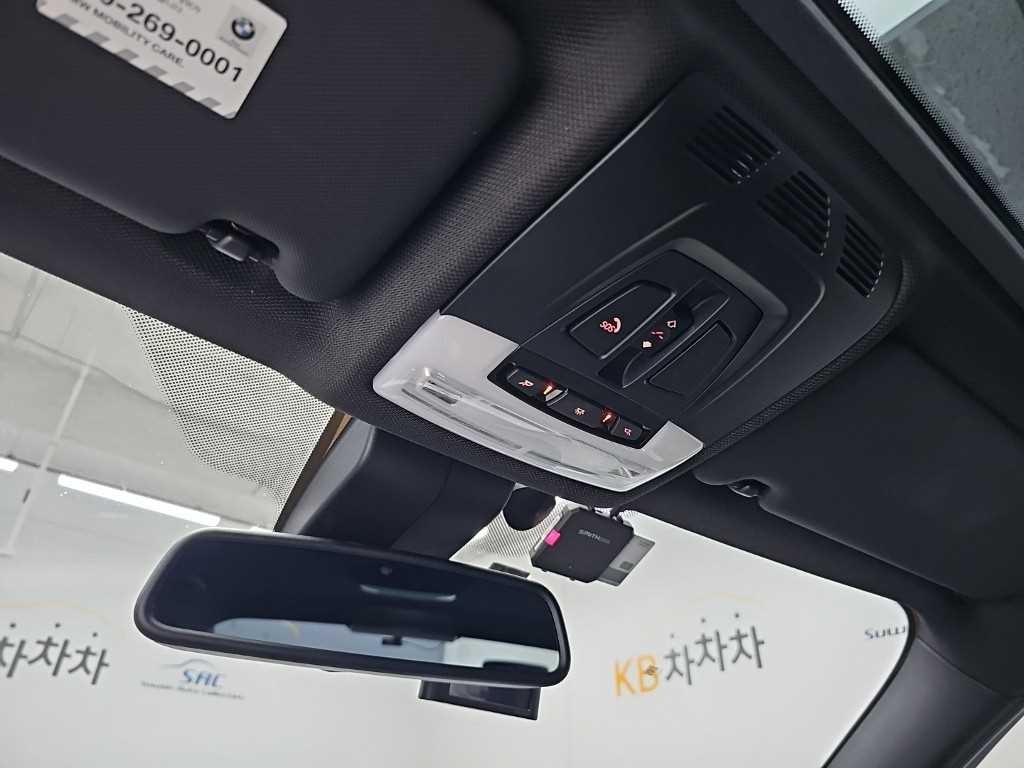 BMW 3시리즈 3시리즈 (F30) 330e i퍼포먼스 M 스포츠 이미지 17