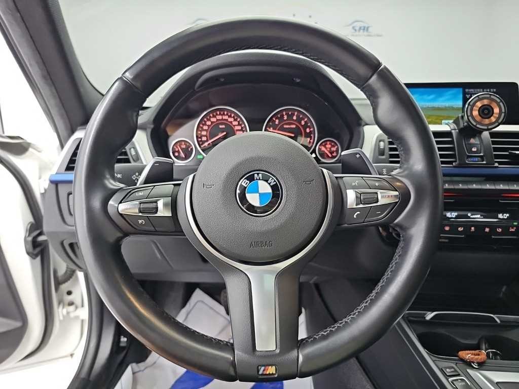 BMW 3시리즈 3시리즈 (F30) 330e i퍼포먼스 M 스포츠 이미지 9