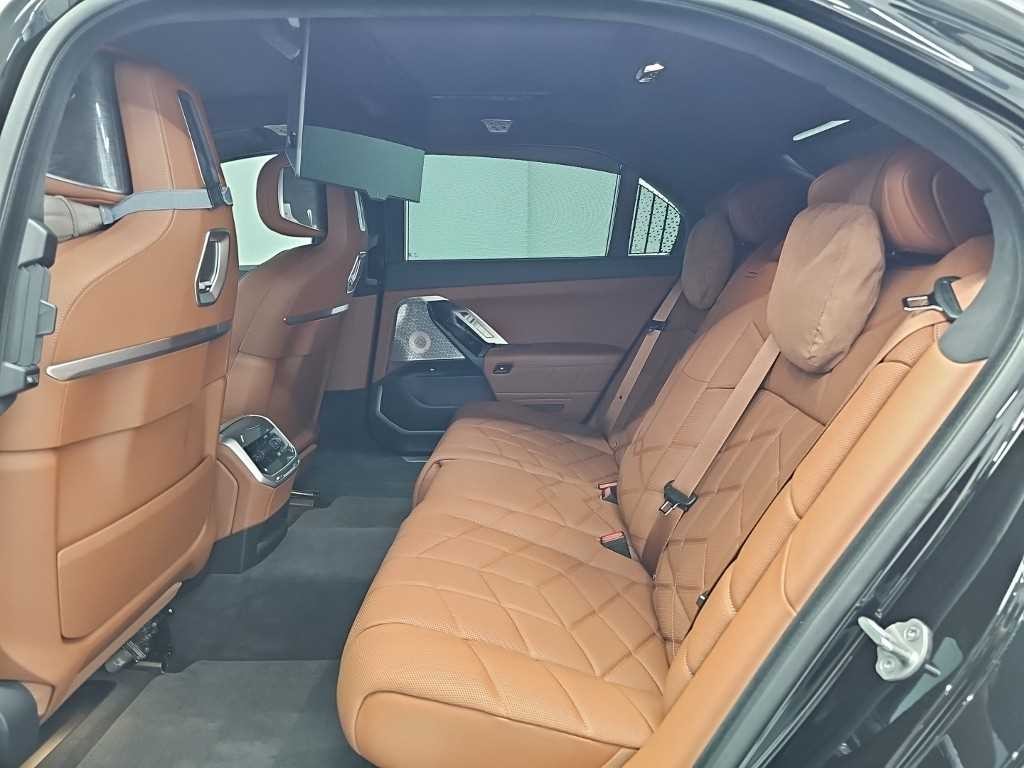 BMW 7시리즈 7시리즈 (G70) 750e xDrive M 스포츠 이미지 12