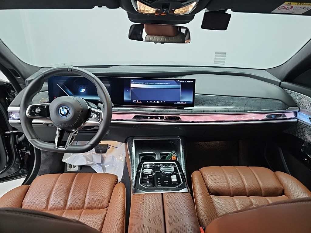 BMW 7시리즈 7시리즈 (G70) 750e xDrive M 스포츠 이미지 7