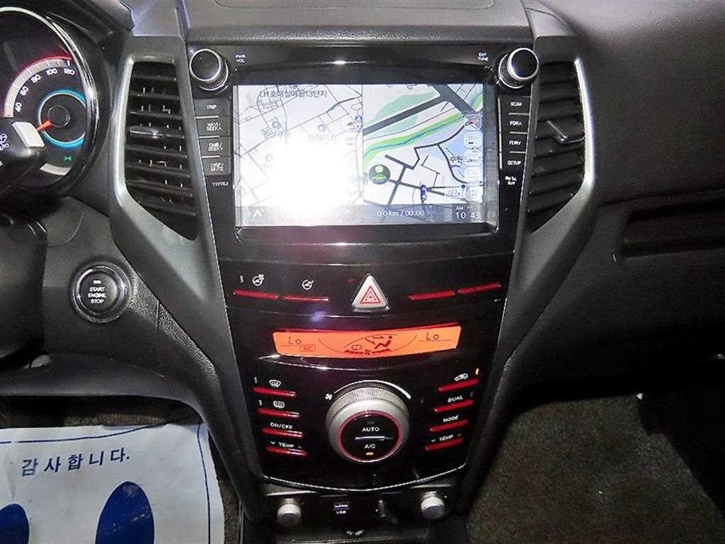 KG모빌리티(쌍용) 티볼리 티볼리 아머 2WD 디젤 기어 에디션 이미지 11