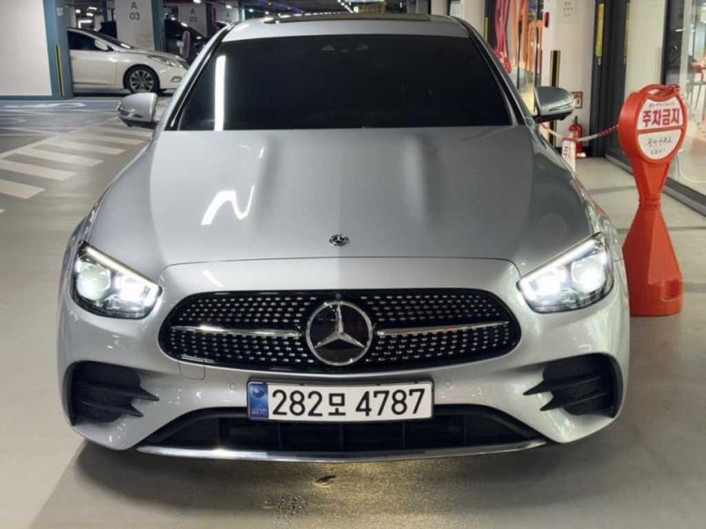 벤츠 E 클래스 E-클래스 W213 E220d 4MATIC AMG라인 이미지 1