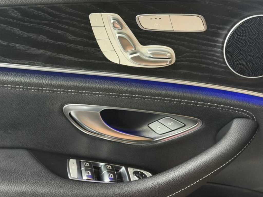 벤츠 E 클래스 E-클래스 W213 E220d 4MATIC AMG라인 이미지 13
