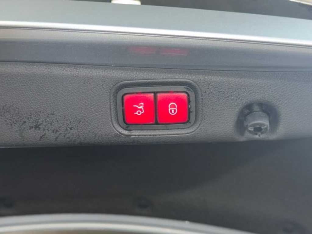 벤츠 E 클래스 E-클래스 W213 E220d 4MATIC AMG라인 이미지 17