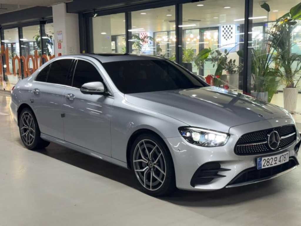 벤츠 E 클래스 E-클래스 W213 E220d 4MATIC AMG라인 이미지 2