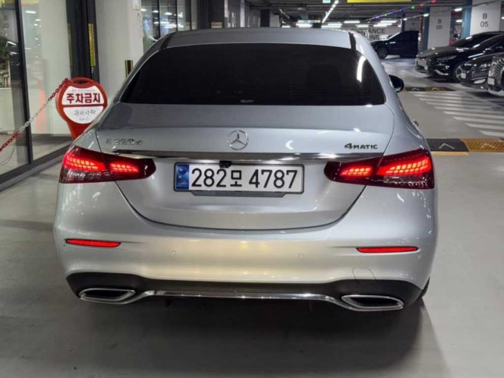 벤츠 E 클래스 E-클래스 W213 E220d 4MATIC AMG라인 이미지 5