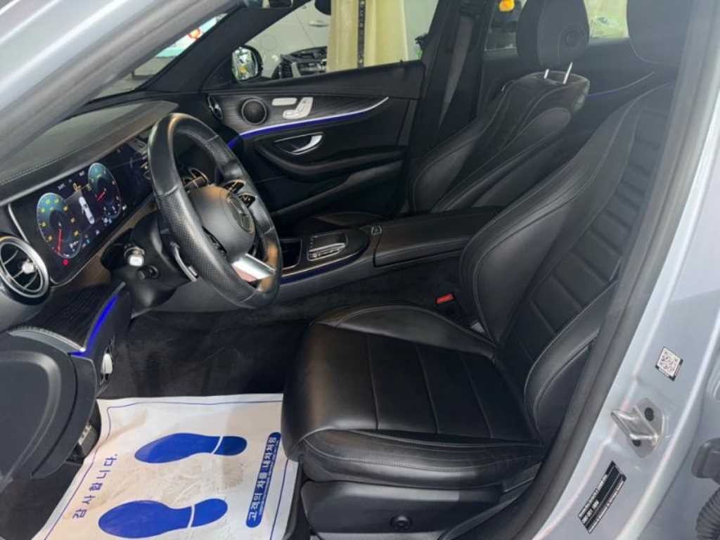벤츠 E 클래스 E-클래스 W213 E220d 4MATIC AMG라인 이미지 6