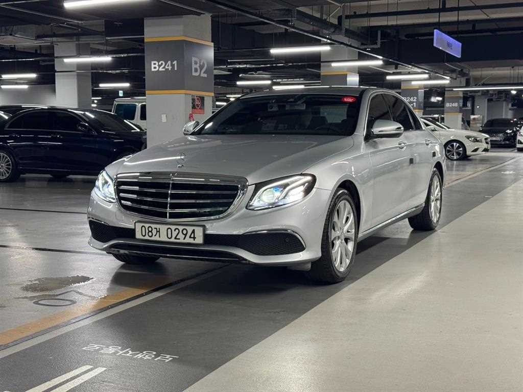 벤츠 E 클래스 E-클래스 W213 E220d 익스클루시브 이미지 1