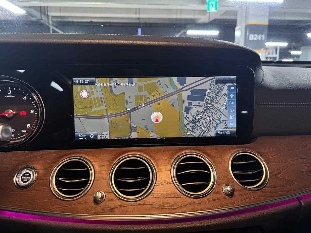 벤츠 E 클래스 E-클래스 W213 E220d 익스클루시브 이미지 12