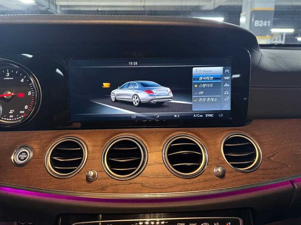 벤츠 E 클래스 E-클래스 W213 E220d 익스클루시브 이미지 14