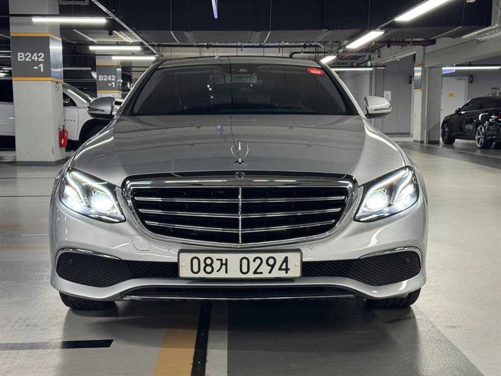 벤츠 E 클래스 E-클래스 W213 E220d 익스클루시브 이미지 2
