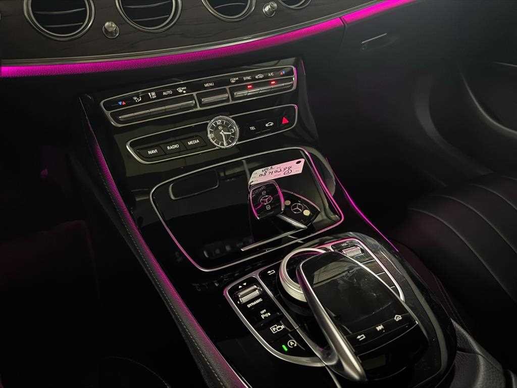 벤츠 E 클래스 E-클래스 W213 E220d 익스클루시브 이미지 20