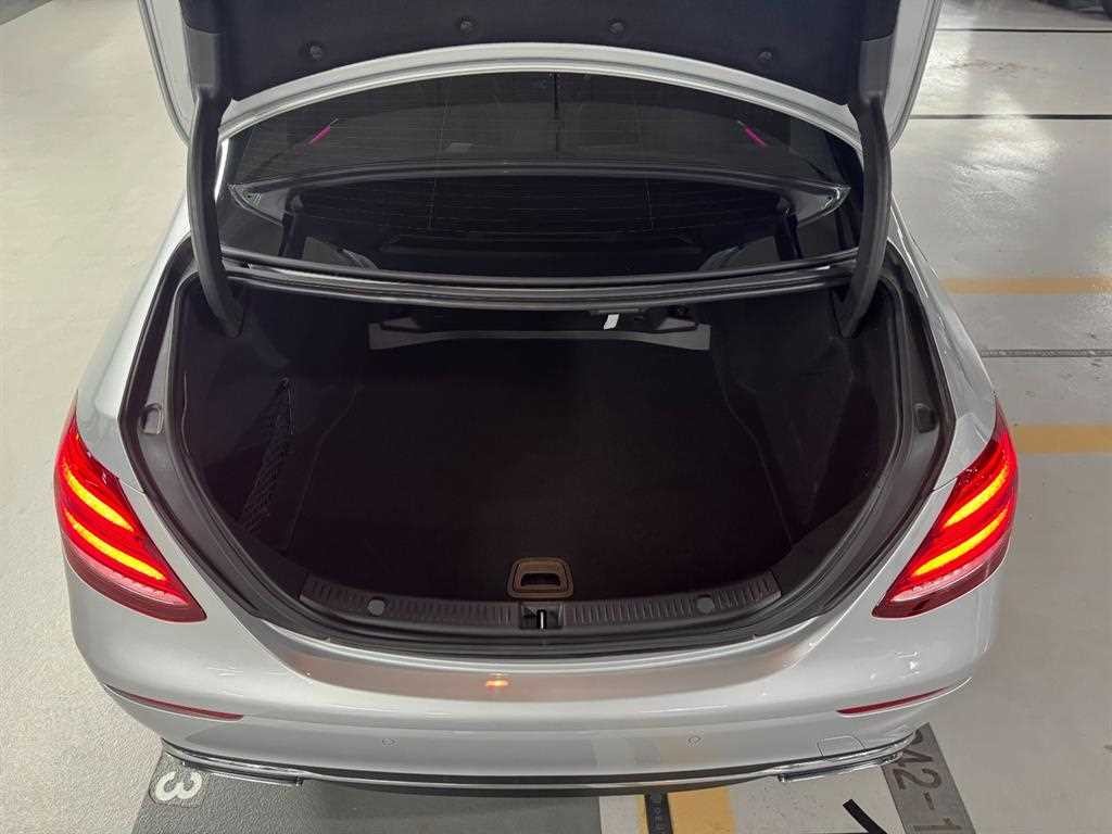 벤츠 E 클래스 E-클래스 W213 E220d 익스클루시브 이미지 6
