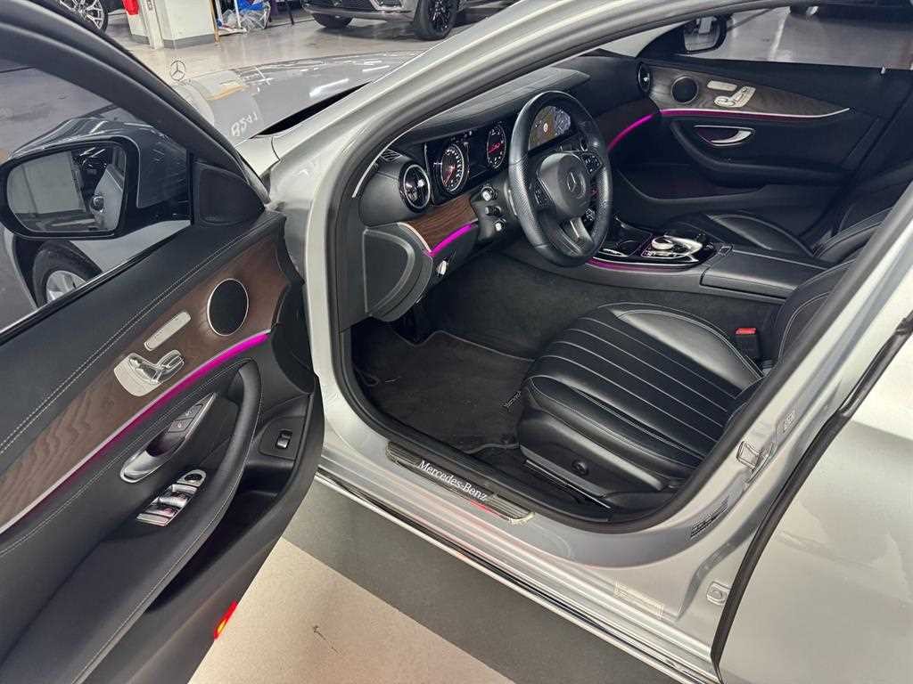 벤츠 E 클래스 E-클래스 W213 E220d 익스클루시브 이미지 8