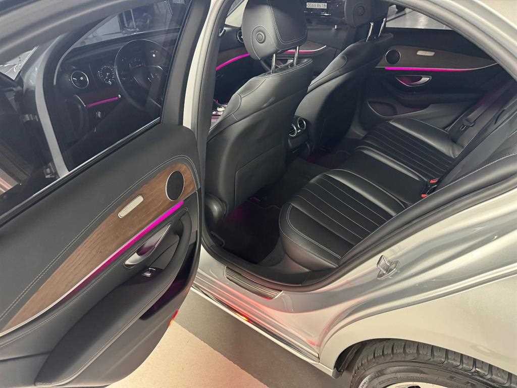 벤츠 E 클래스 E-클래스 W213 E220d 익스클루시브 이미지 9