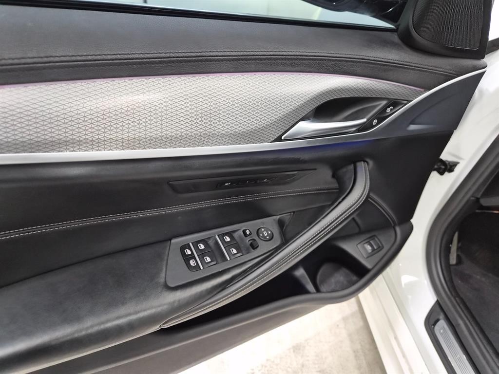 BMW 5시리즈 5시리즈 (G30) 520d xDrive M 스포츠 플러스 이미지 10