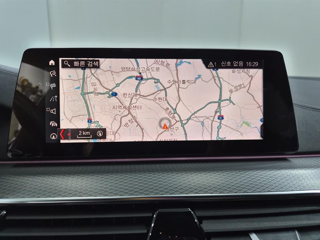 BMW 5시리즈 5시리즈 (G30) 520d xDrive M 스포츠 플러스 이미지 12