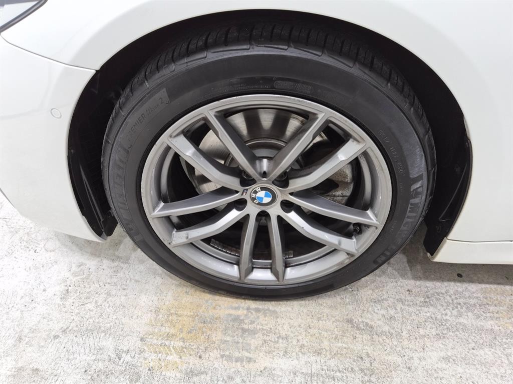 BMW 5시리즈 5시리즈 (G30) 520d xDrive M 스포츠 플러스 이미지 17