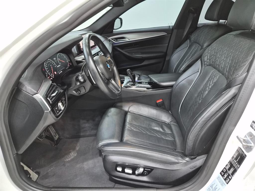 BMW 5시리즈 5시리즈 (G30) 520d xDrive M 스포츠 플러스 이미지 9