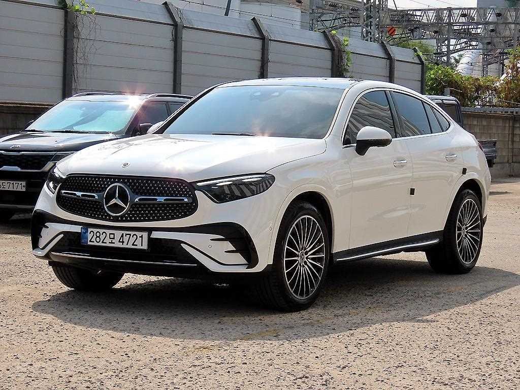 벤츠 GLC 클래스 GLC클래스 X254 GLC300 4MATIC 쿠페 AMG 라인 이미지 2