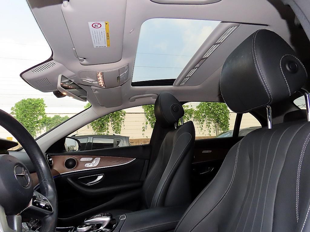 벤츠 E 클래스 E-클래스 W213 E220d 익스클루시브 이미지 17