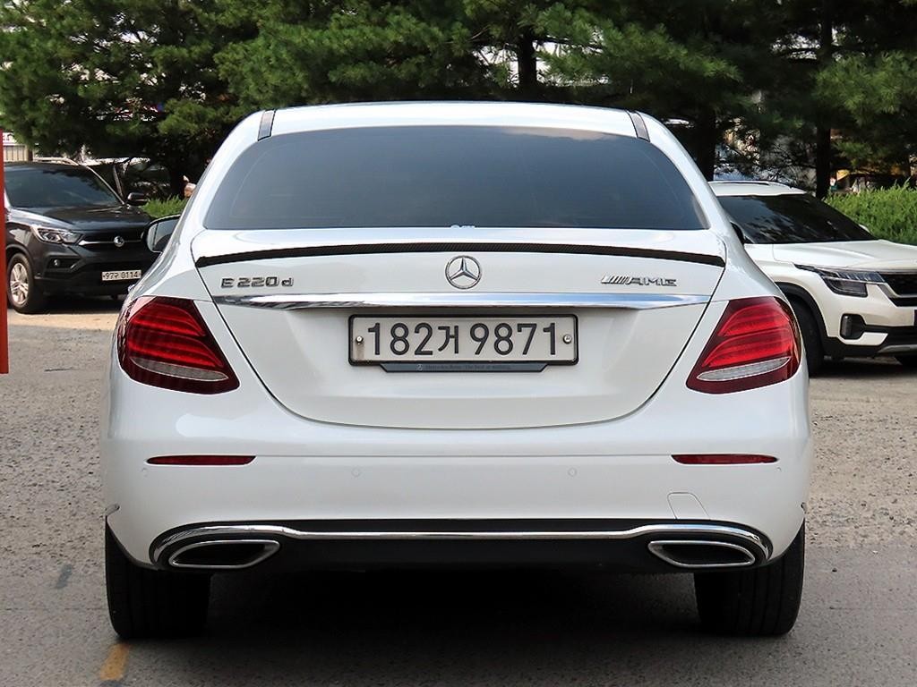 벤츠 E 클래스 E-클래스 W213 E220d 익스클루시브 이미지 4