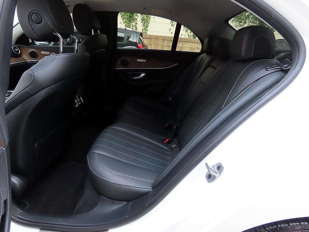 벤츠 E 클래스 E-클래스 W213 E220d 익스클루시브 이미지 6