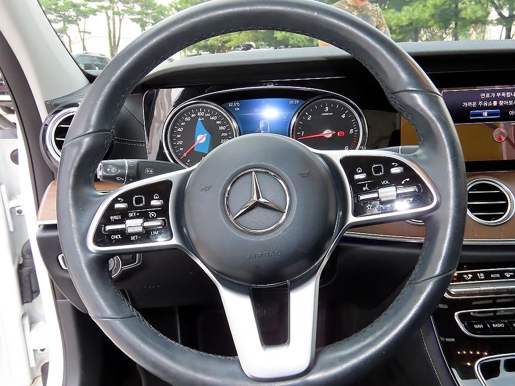 벤츠 E 클래스 E-클래스 W213 E220d 익스클루시브 이미지 8