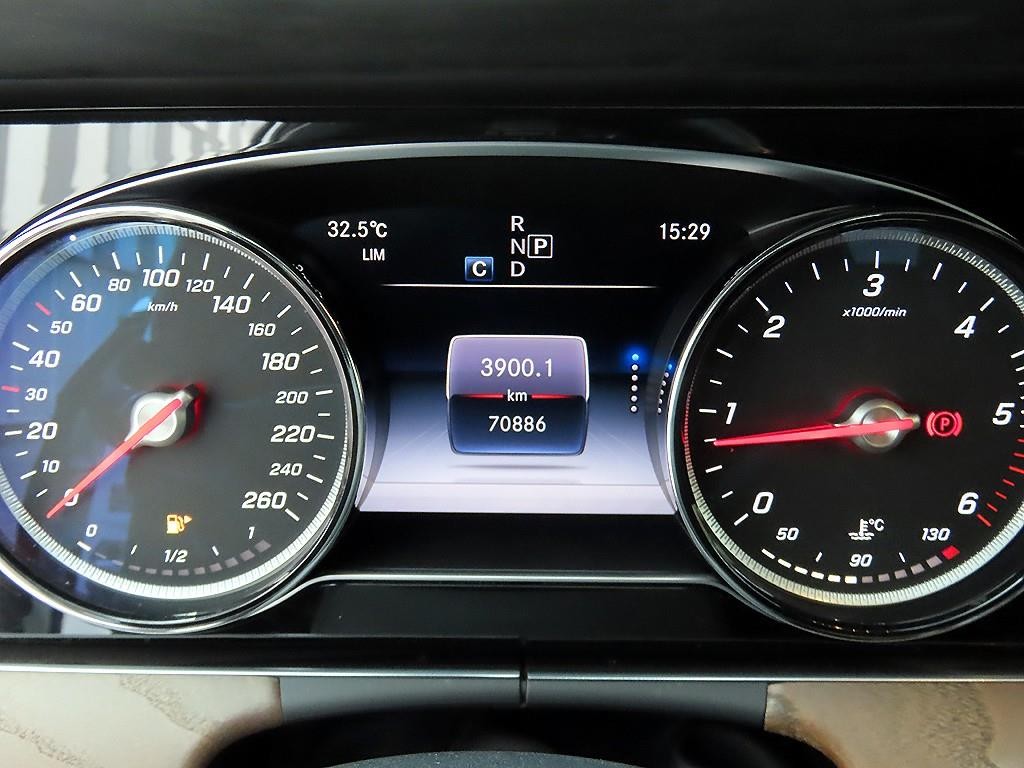 벤츠 E 클래스 E-클래스 W213 E220d 익스클루시브 이미지 9