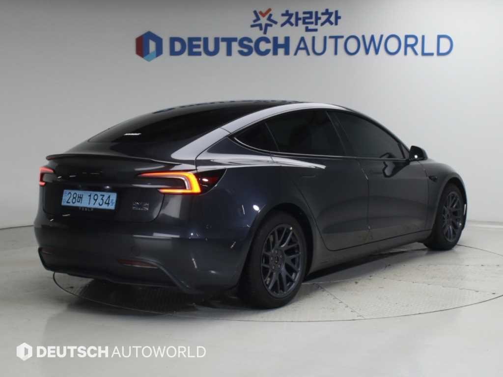 테슬라 모델 3 RWD 이미지 2