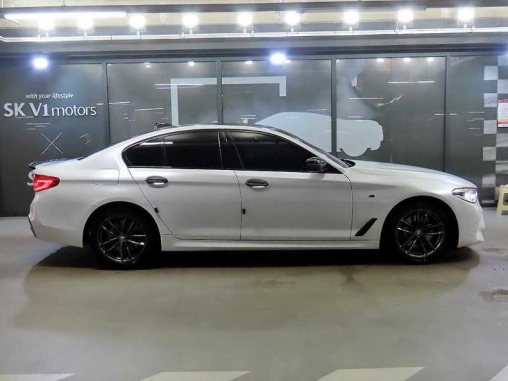 BMW 5시리즈 5시리즈 (G30) 530i M 스포츠 이미지 3