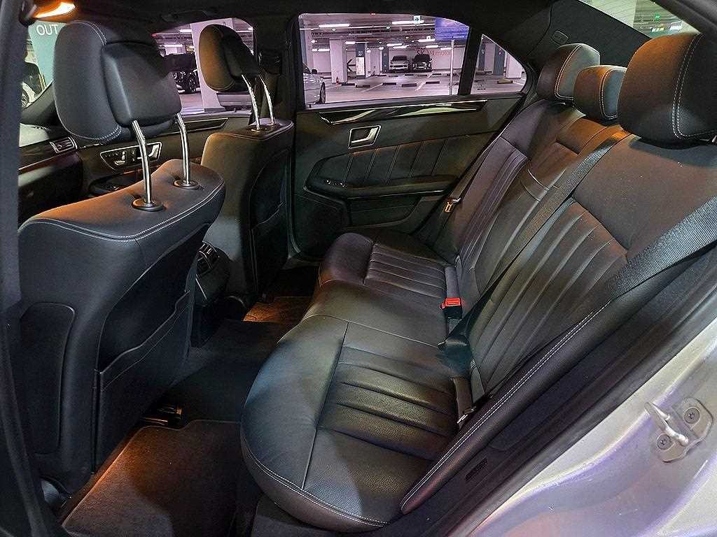 벤츠 E 클래스 E-클래스 W212 E300 4MATIC 아방가르드 이미지 7