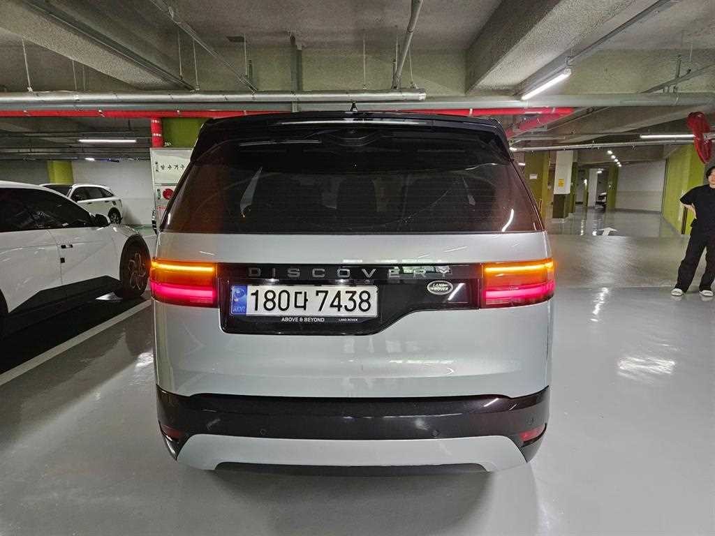 랜드로버 디스커버리 디스커버리5 3.0 P360 R-다이나믹 SE 이미지 4