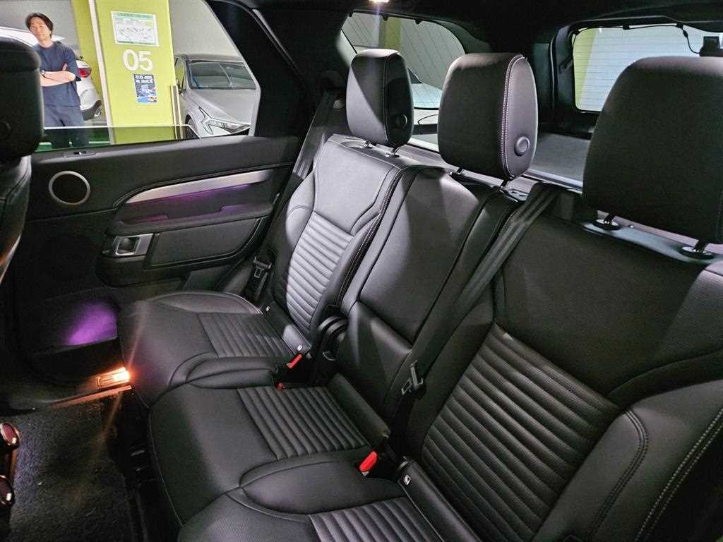 랜드로버 디스커버리 디스커버리5 3.0 P360 R-다이나믹 SE 이미지 7