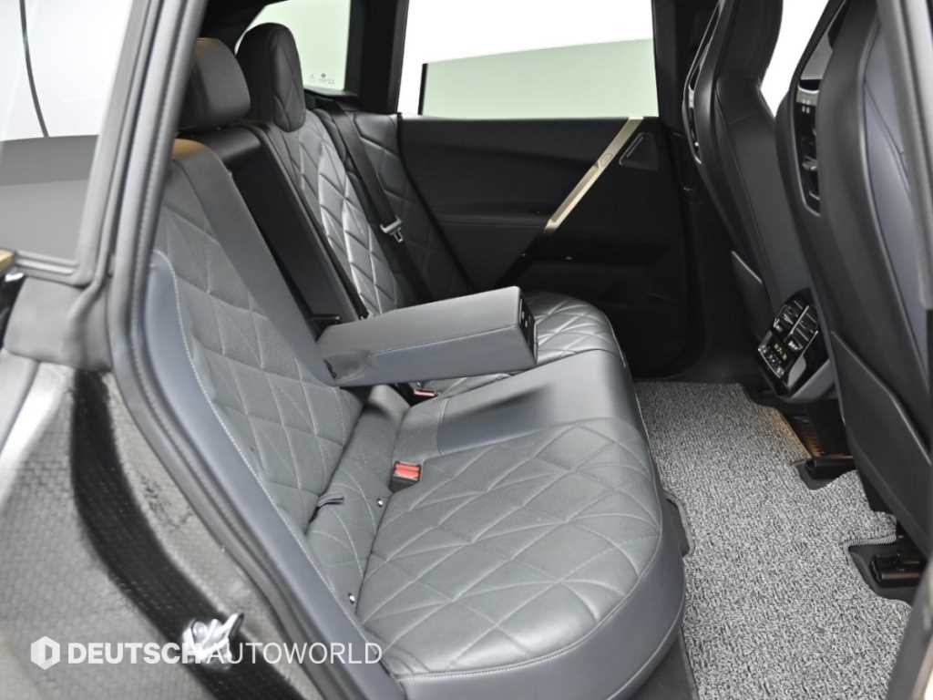 BMW iX xDrive 40 퍼스트 에디션 이미지 12