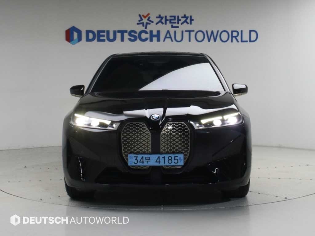 BMW iX xDrive 40 퍼스트 에디션 이미지 3