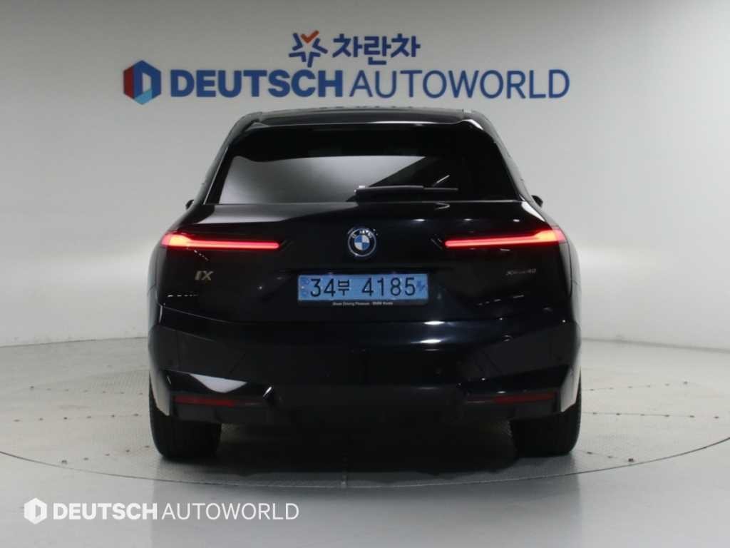 BMW iX xDrive 40 퍼스트 에디션 이미지 4