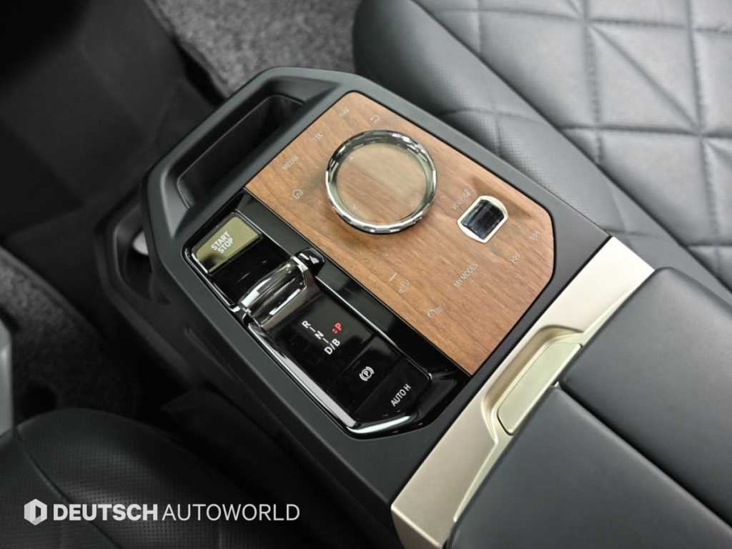 BMW iX xDrive 40 퍼스트 에디션 이미지 9