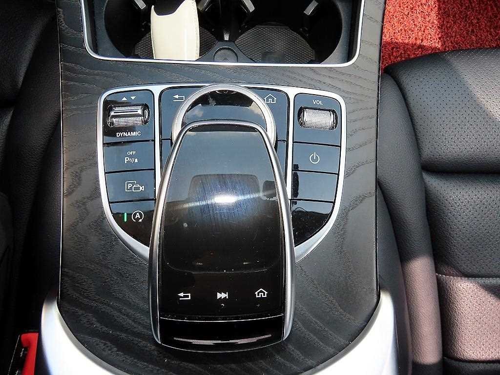 벤츠 C 클래스 C클래스 W205 C220 d 아방가르드 이미지 13