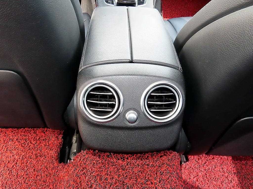 벤츠 C 클래스 C클래스 W205 C220 d 아방가르드 이미지 17