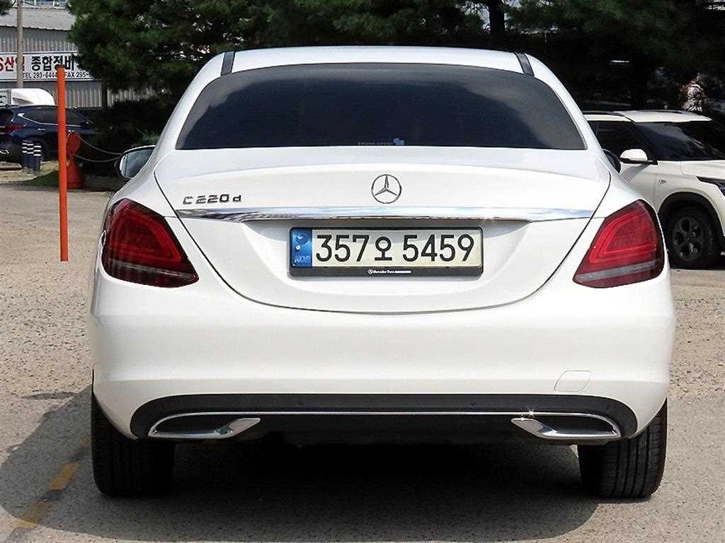 벤츠 C 클래스 C클래스 W205 C220 d 아방가르드 이미지 4