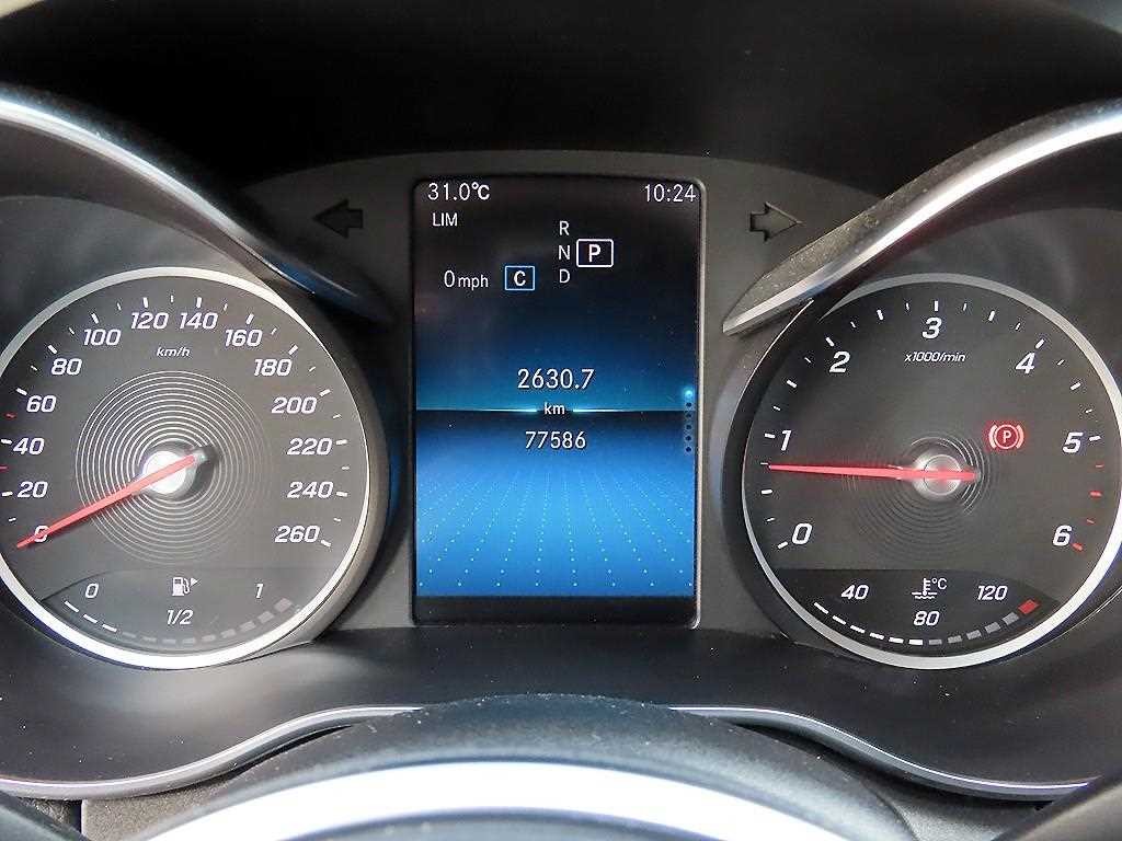 벤츠 C 클래스 C클래스 W205 C220 d 아방가르드 이미지 9
