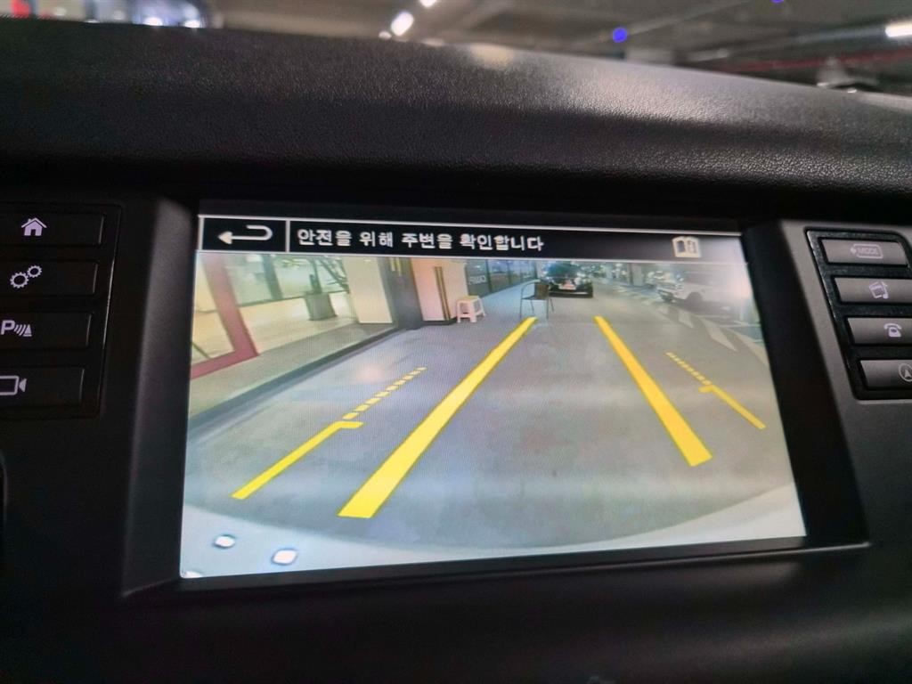랜드로버 디스커버리 스포츠 2.0 TD4 HSE 럭셔리 이미지 13