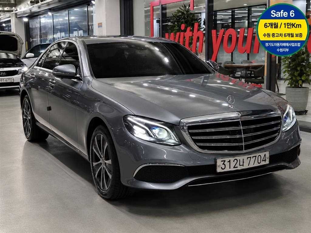 벤츠 E 클래스 E-클래스 W213 E300e 4MATIC 익스클루시브 이미지 1