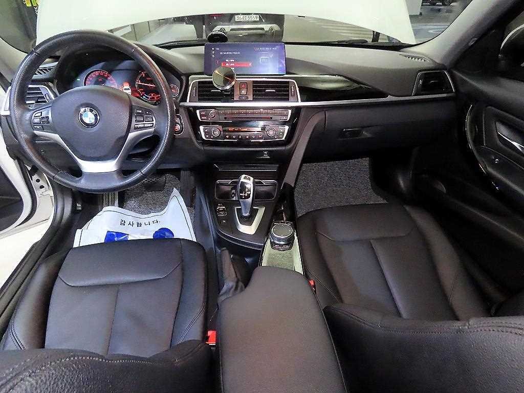 BMW 3시리즈 3시리즈 (F30) 320d 이미지 10