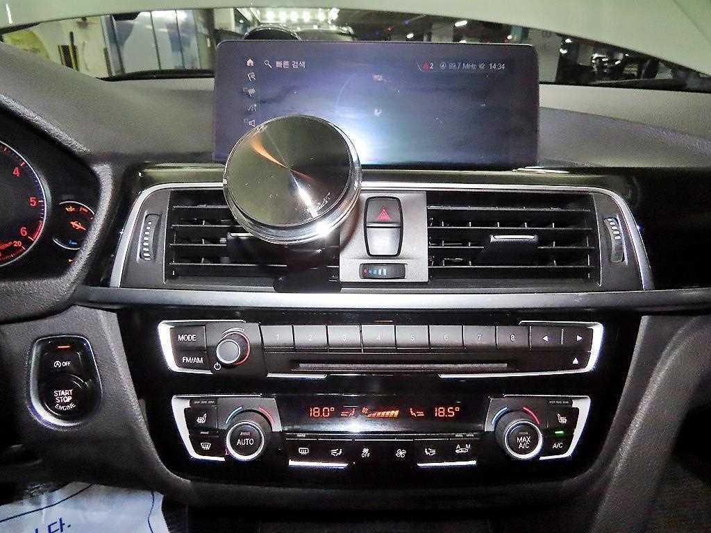 BMW 3시리즈 3시리즈 (F30) 320d 이미지 11